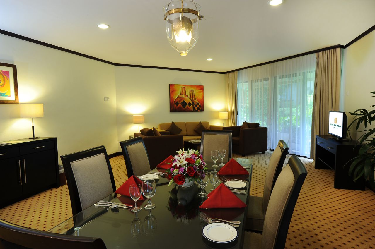 Hotel Borobudur.jpg